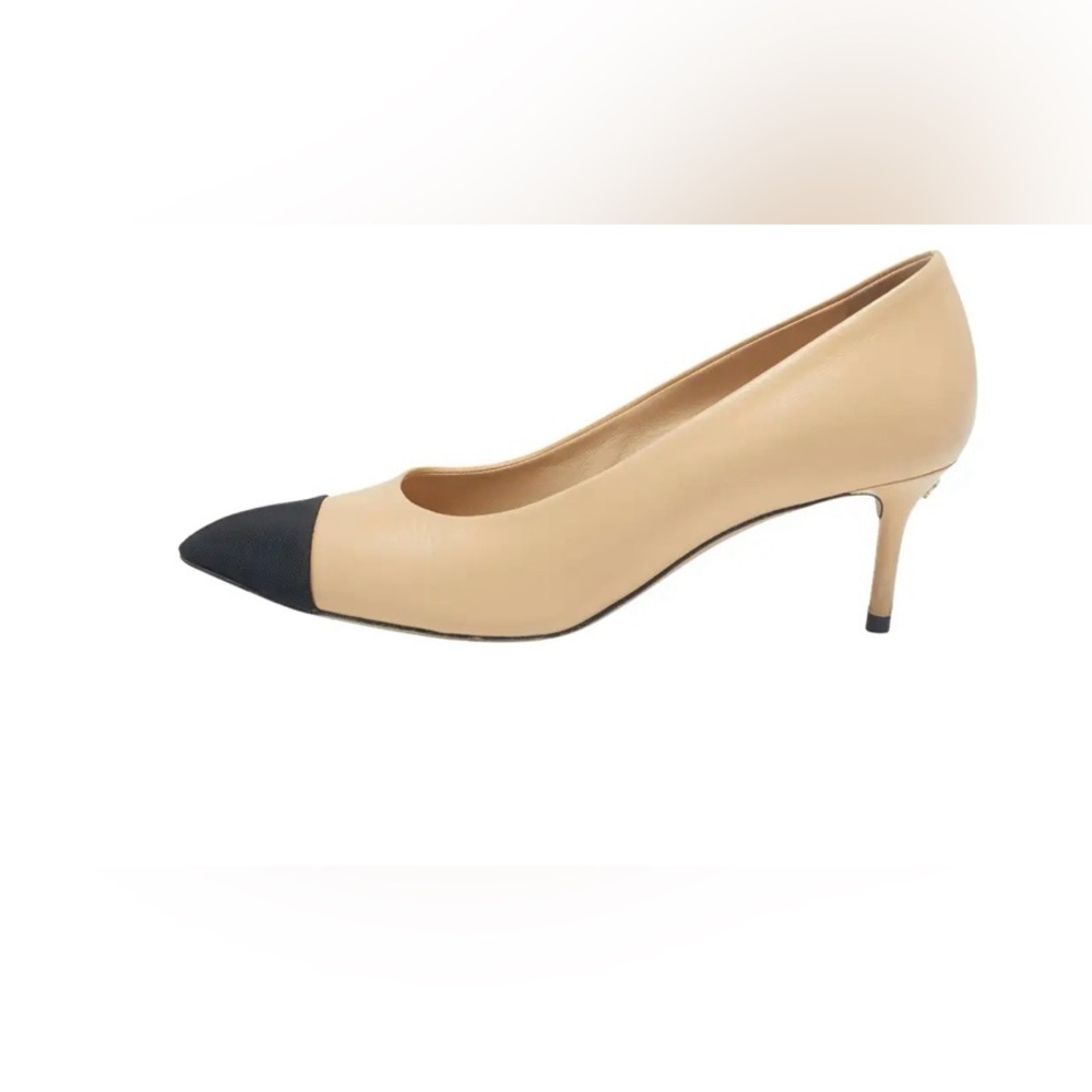 Chanel Black/Beige Leather and Grosgrain 2.5 inch Pumps.Size 38.5. $600 - Picture 7 of 7